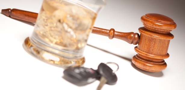 Especialista indica quanto tempo motorista deve esperar para dirigir após ingerir álcool