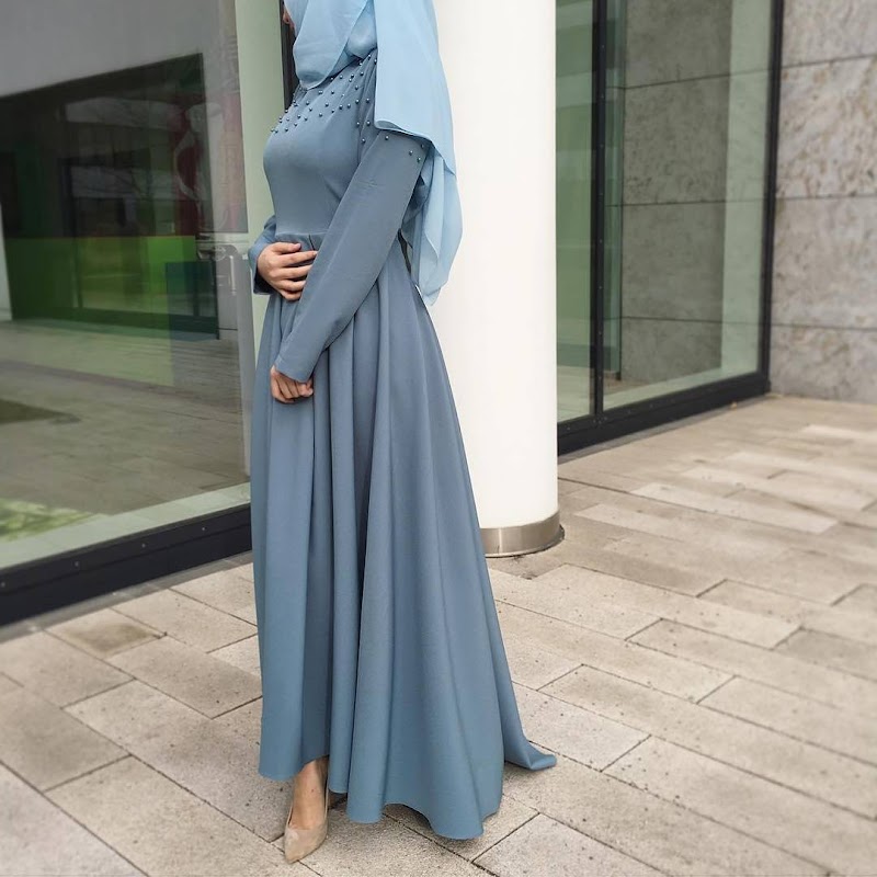 19+ Fashion Modis!  Gaun Pesta Muslim Artis