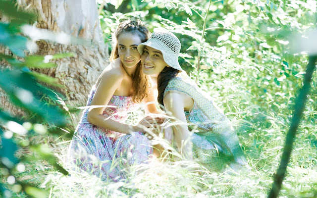 Hermosas Chicas al Aire Libre