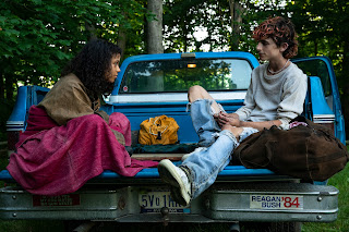Taylor Russell (left) as Maren and Timothée Chalamet (right) as Lee in BONES AND ALL, directed by Luca Guadagnino, a Metro Goldwyn Mayer Pictures film