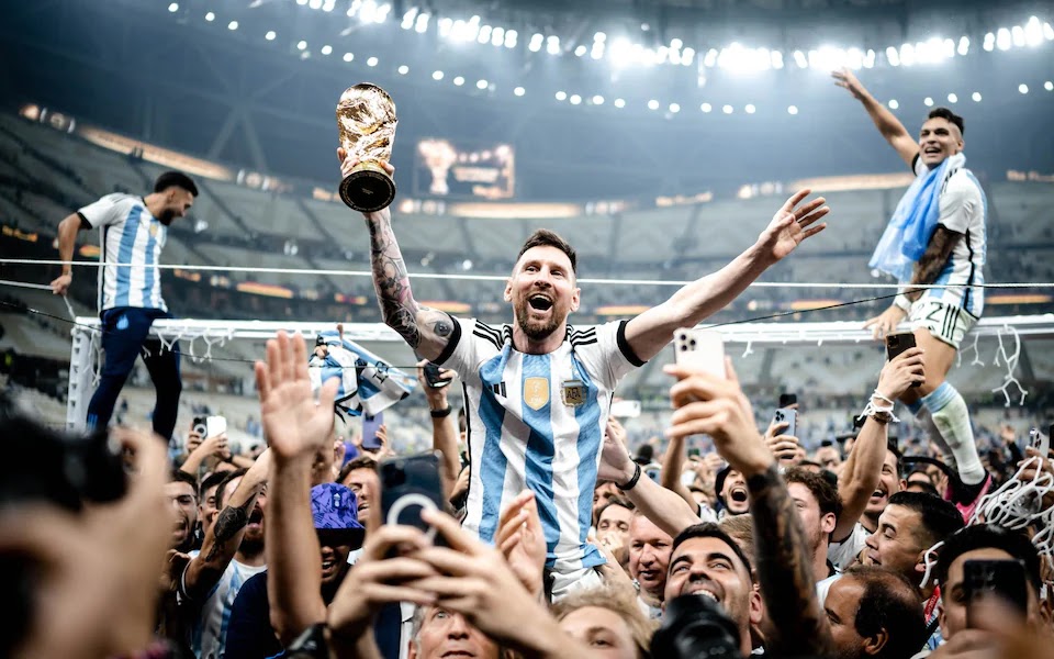 The greatest World Cup final: Argentina's extraordinary win over France – as it happened 