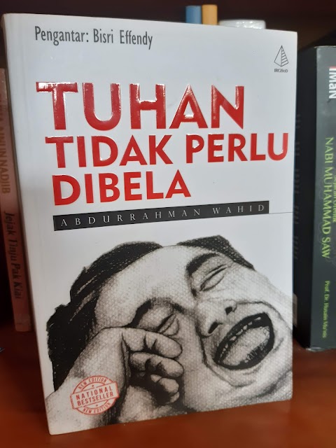 Tuhan Tidak Perlu Dibela