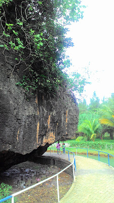 Eksotisme Pantai Pelang