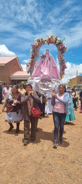 Fest der Unbefleckten Empfängnis in Huancarani Bolivien. Es ist mein Geburtsort, wo ich das Licht der Welt erblickte.