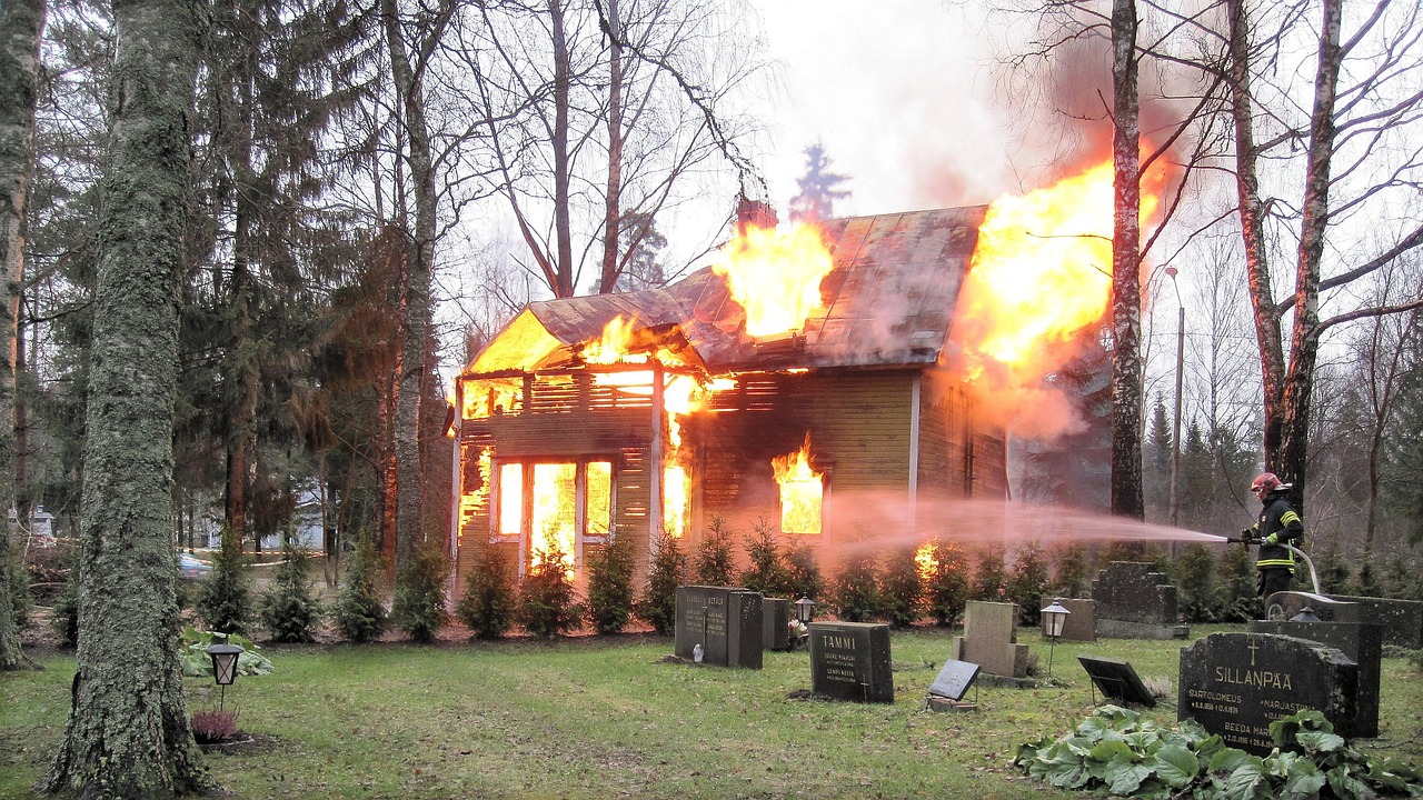 Bagaimana Cara Mencegah Rumah dari Kebakaran?