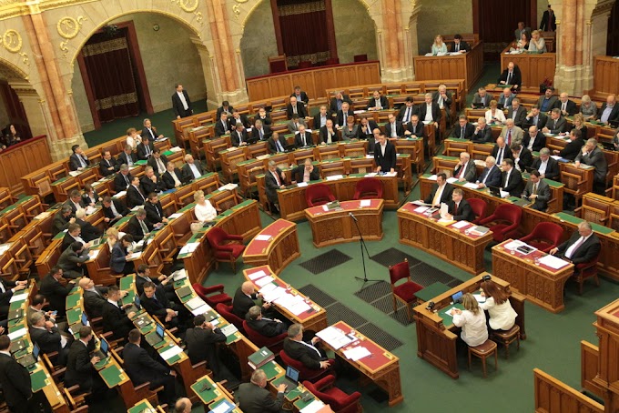 Napirenden a lakás-áfa és a Quaestor-törvény