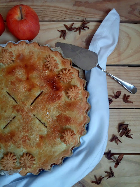 Tarta de manzana americana. American apple pie. Postre, canela, azúcar, rico, fácil, con fruta, en el horno, masa quebrada. Cuca