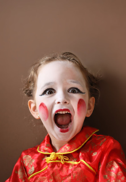 gallery full of children on his body paint