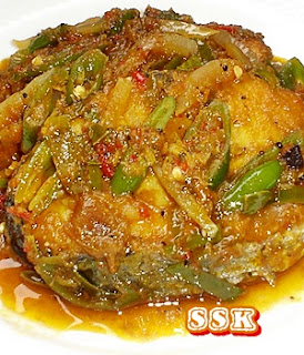 Ikan Tenggiri Masak Hijau - Singgahsana Kitchen