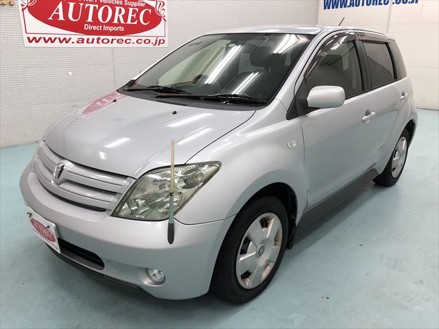 2005 Toyota IST