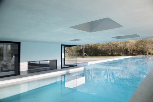 DISENO DE CASA CON PISCINA