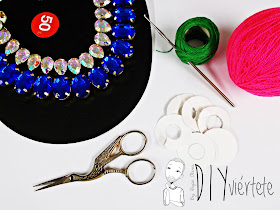 DIY-bisutería-collar-customizar-crochet-pompón-lana-2