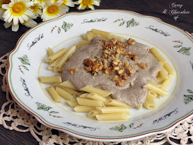 Pasta con crema de champiñones y nueces -  Pasta with mushroom cream sauce and walnuts