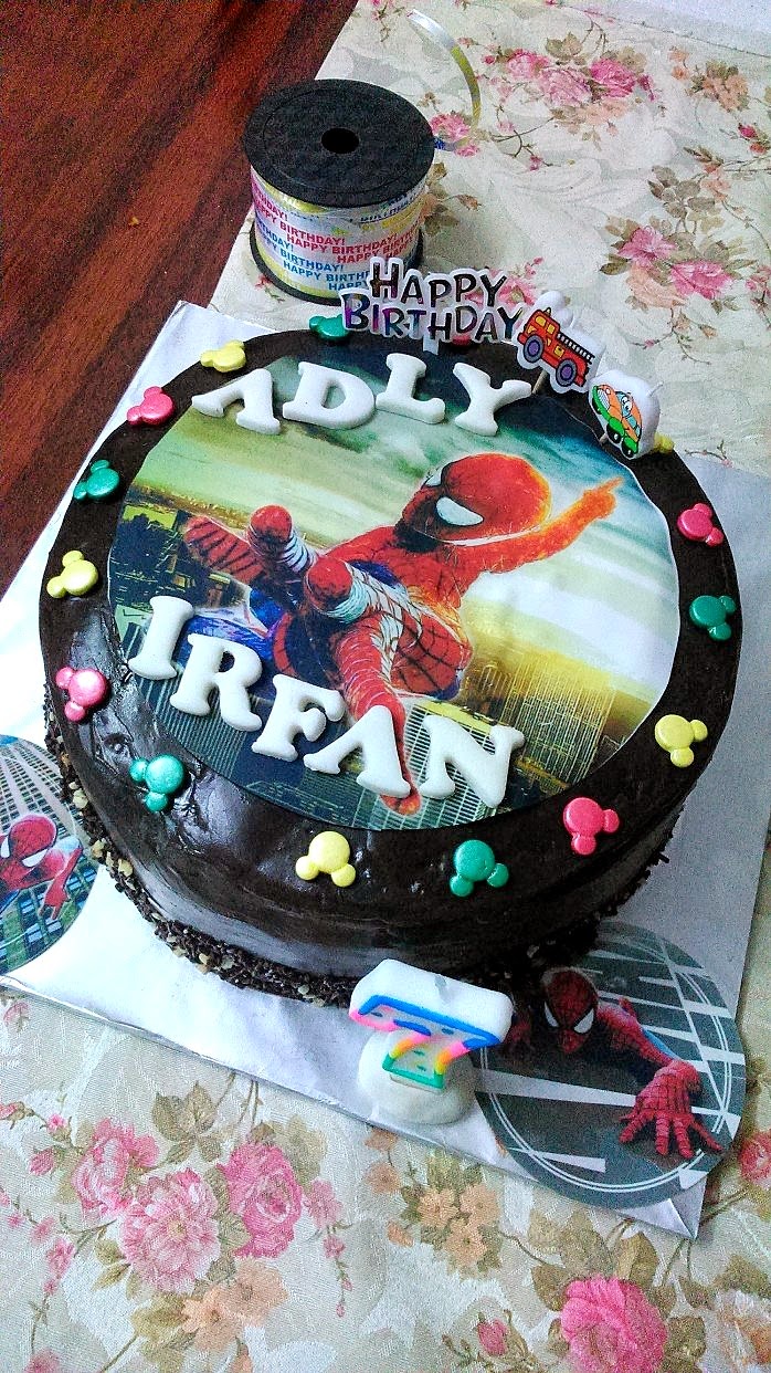 Dari Dapur Rin @ Simply Sweet & Cheezy: Kek Harijadi Spiderman