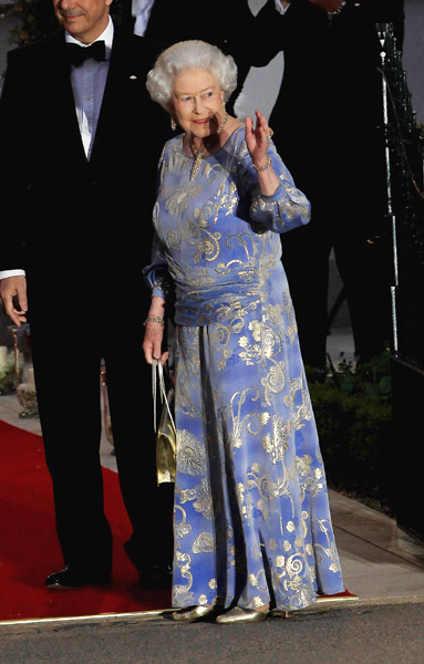 queen elizabeth ii coronation dress. Majesty Queen Elizabeth II