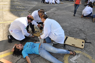 “Grande Acidente” no UNIFESO: tradicional atividade de boas-vindas testou os futuros médicos com a simulação de um ataque terrorista