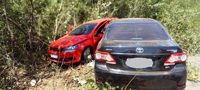 Colisão entre Gol e Corolla deixa duas pessoas gravemente feridas na BR-343 em Buriti dos Lopes