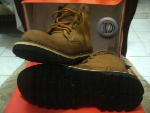 Sepatu boot timberland