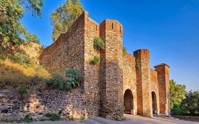 Bab El Bounoud, appelée aujourd’hui Bab El Fouka