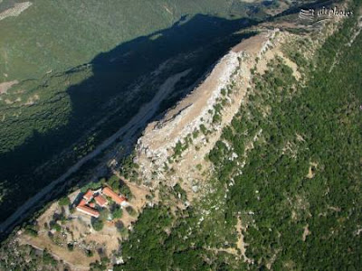 Η Ακρόπολη των Θεστιέων λοιπόν κρύβει μεγάλους αρχαιολογικούς και πολιτισμικούς θησαυρούς,