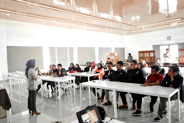 KURSUS PUBLIC SPEAKING DI SOLO JOGJA SEMARANG