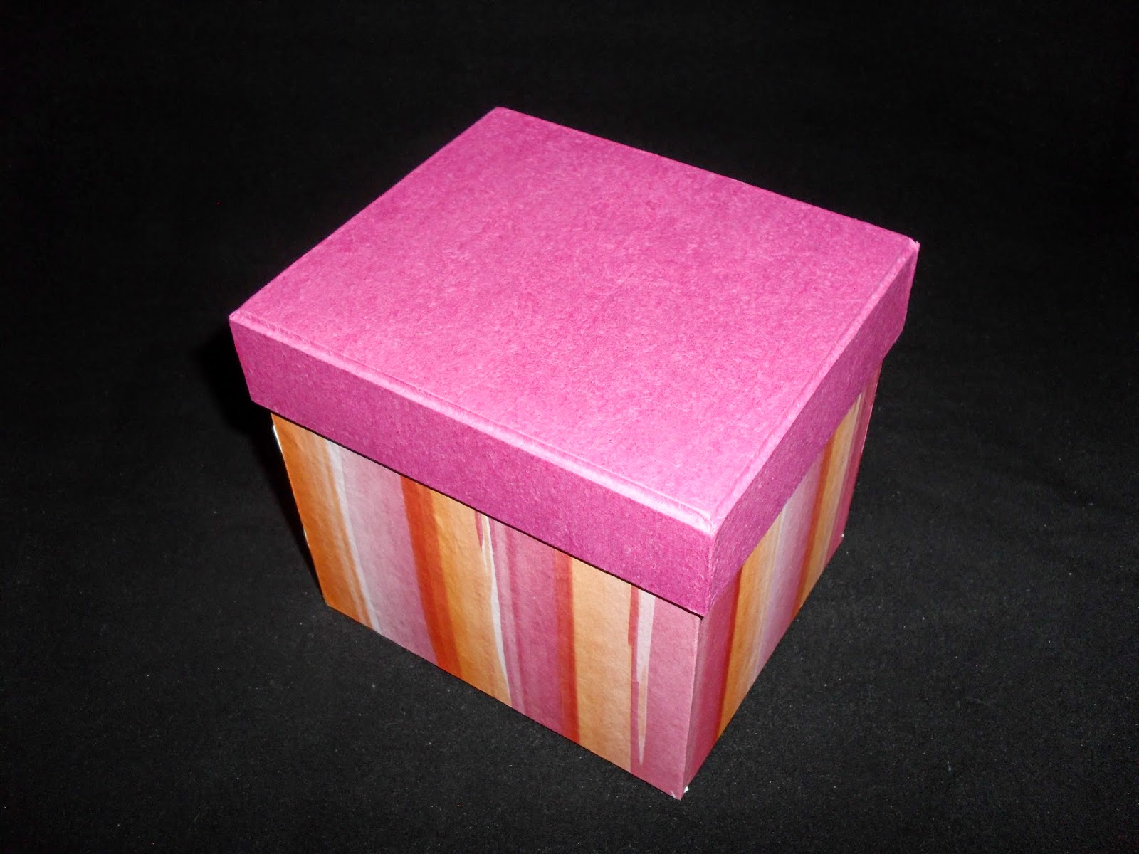 curat coret gumbar gambar  cara membuat kotak  kado dari karton