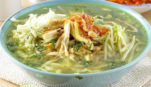 Soto ayam khas Lamongan paling di cari wisatawan, soto ayam lamongan, soto ayam bening lamongan. soto lamongan terdekat