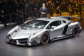 Lamborghini Veneno side view