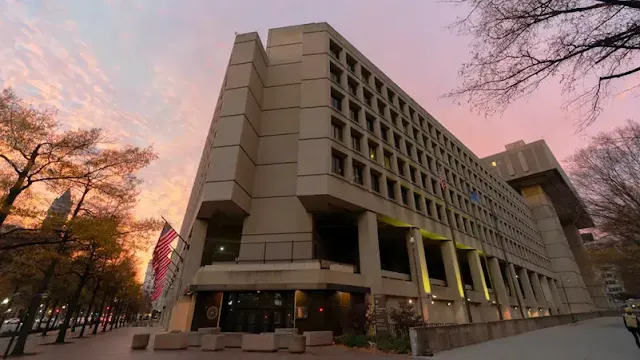 إقالات FBI، مكتب التحقيقات الفيدرالي، وزارة العدل الأمريكية، تحقيق هجوم الكابيتول، إدارة ترامب، إعادة هيكلة FBI، التحقيقات الفيدرالية، العدالة الجنائية الأمريكية، تسريح موظفي FBI، الأزمة السياسية في واشنطن. إقالات FBI، مكتب التحقيقات الفيدرالي، وزارة العدل الأمريكية، تحقيق هجوم الكابيتول، إدارة ترامب، إعادة هيكلة FBI، التحقيقات الفيدرالية، العدالة الجنائية الأمريكية، تسريح موظفي FBI، الأزمة السياسية في واشنطن.