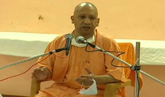    मस्जिद कार्यक्रम में योगी के न जाने के बयान पर बरसे विपक्षी, बोले- पूरे राज्य के मुख्यमंत्री हैं न कि केवल हिन्दुओं के