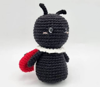 PATRON GRATIS MARIQUITA AMIGURUMI 51781