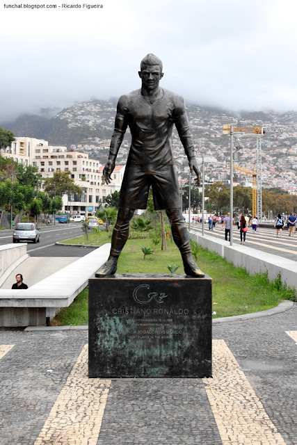 ESTÁTUA DE CRISTIANO RONALDO - FUNCHAL