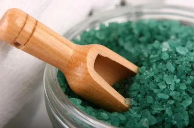 How to make homemade and biodegradable bath salts 