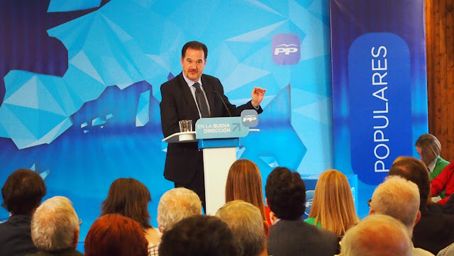 Iturgaiz, en un acto electoral en Barakaldo en 2014 Iturgaiz, en un acto electoral en Barakaldo en 2014