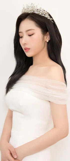 HaSeul/ Cho Ha-Seul (LOONA) Born Aug 18th '97