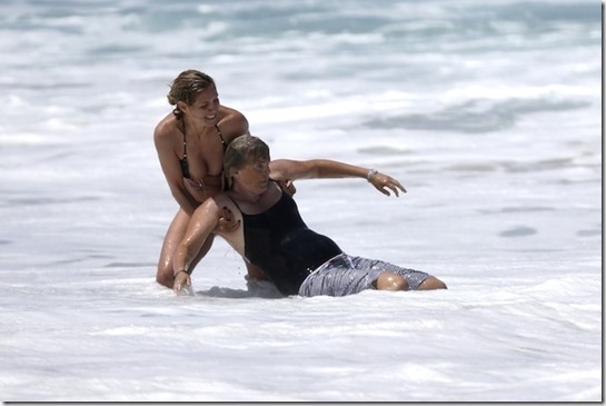 heidi-klum-beach-rescue-6