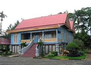 rumah adat belah bubung kepulauan riau