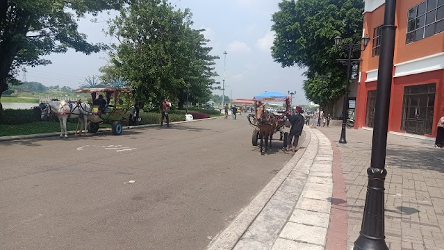 Wisata-Meikarta-Central-Park-delman