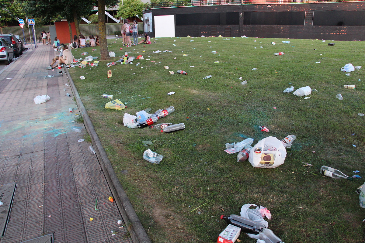 Zona de Ansio tras una fiesta de música electrónica