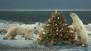 polar bear and Christmas tree wallpaper