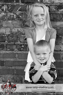 Brick Wall Family Photographer Lakeville Minnesota