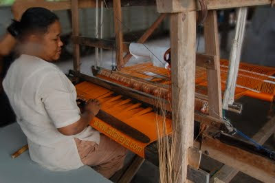 proses tenunan songket melayu Riau