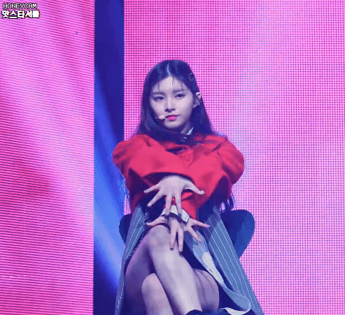 EVERGLOW - Yiren Sexy Gifs
