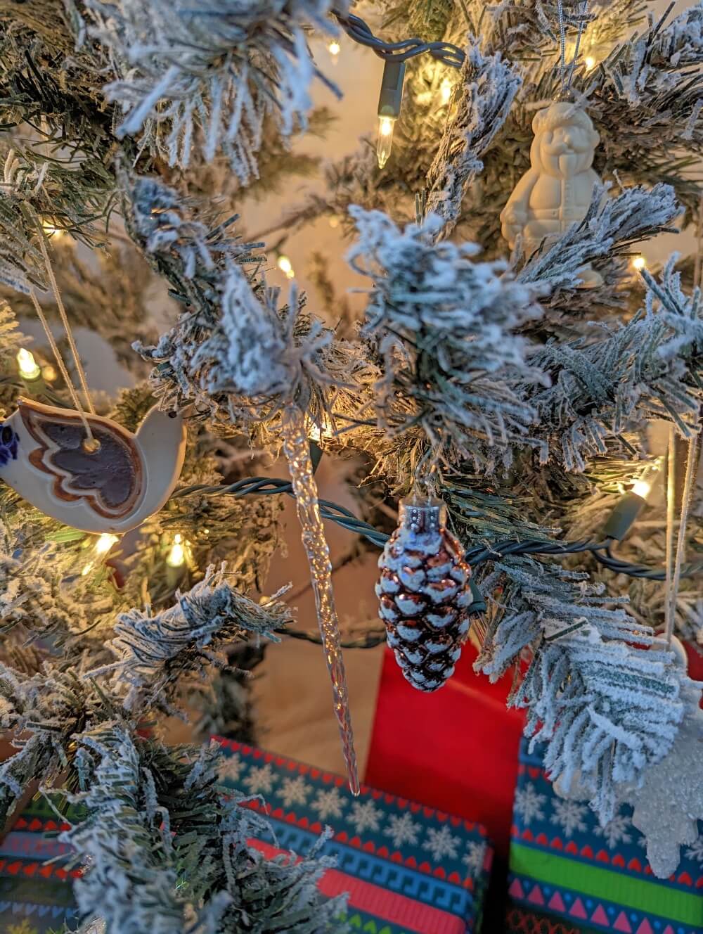 Scandinavian-Themed Christmas Tree