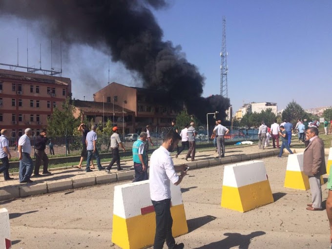  Autóba rejtett pokolgép robbant Kelet-Törökországban, halottak és sok sebesült 