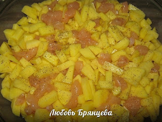 мясо курицы запеченное с картофелем и грибами