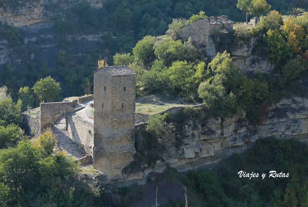 Torre de la Cárcel y Puerta de la muralla de Montañana