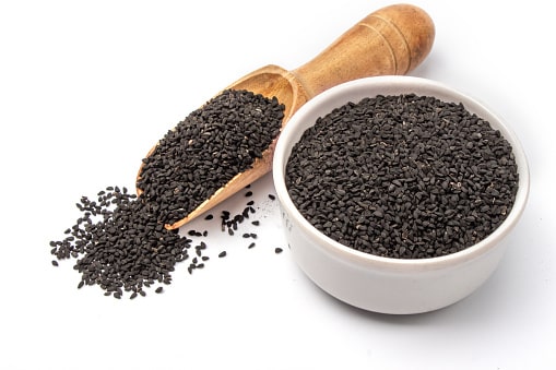 Kalonji seeds have many health benefits. It is both food and medicine. The qualities and importance of these seeds can be estimated from this hadith.