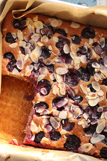 gateau cerises fraiches et amandes