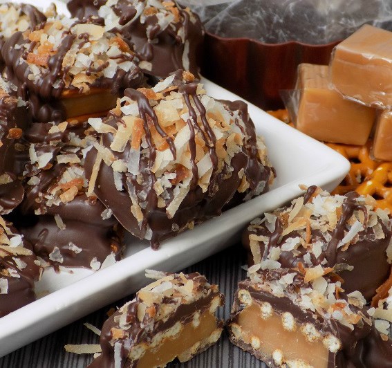 Gluten-Free Samoa Pretzel Bites Recipe - A Delicious Twist On A Girl Scout Cookie Favorite! #desserts #sweets